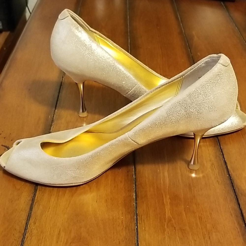 Aldo gold suede heels